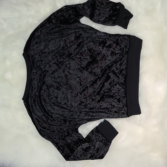 Black Velour Longsleeve Blouse - Picture 2 of 4